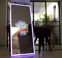 1 1703968441 Mirror Air Photo Booth