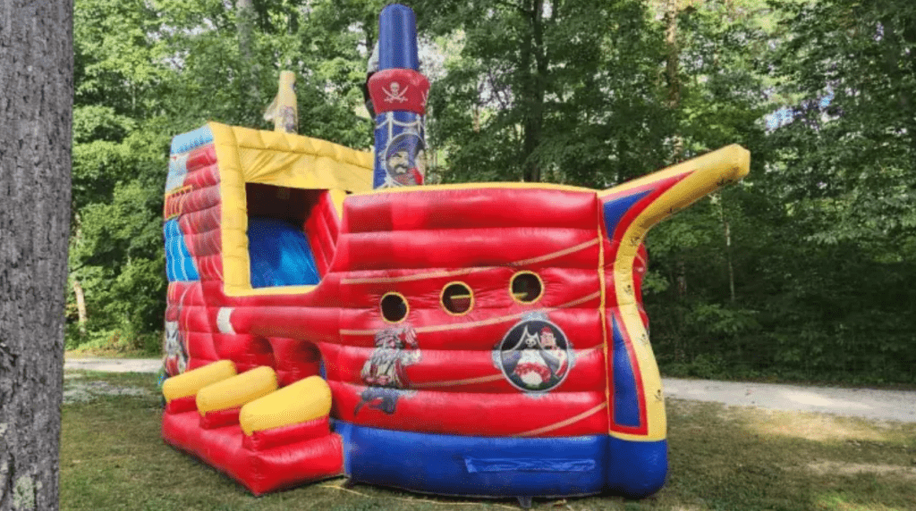 Backyard rentals, inflatables, bounce houses, birthday parties, graduation parties event rentals